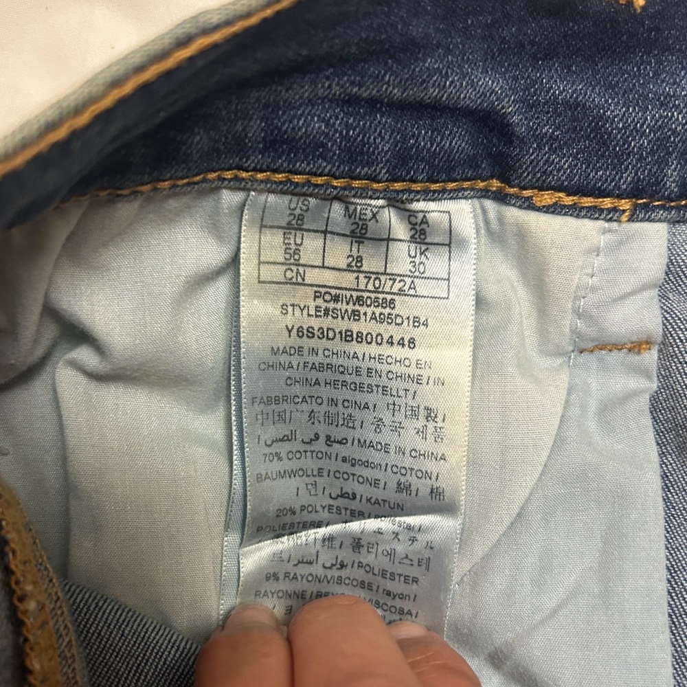 GUESS Dark Wash Denim Pencil Skirt Y2 - Picture 6 of 6